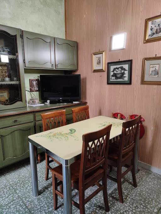 Napoli Residenza Castiglia Apartamento Exterior foto